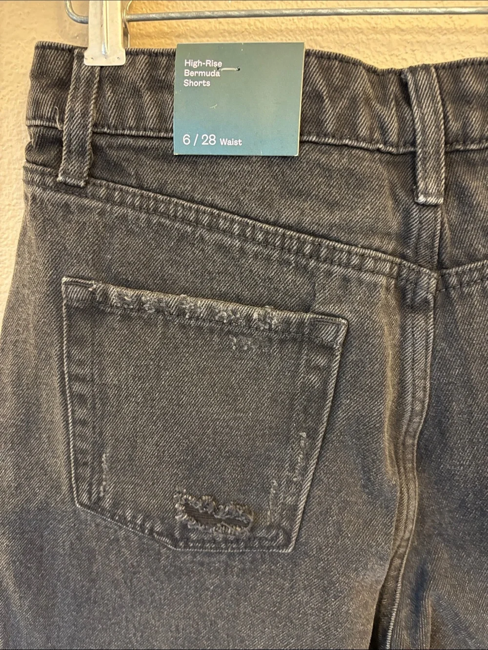 NEW! wild fable Size 6/28 High-Rise Black Frayed-Hem Denim Bermuda Shorts Jorts